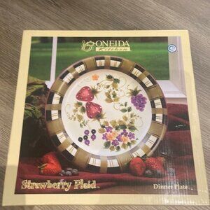 New Vintage Oneida Ceramic Strawberry Plaid Dinner Plate